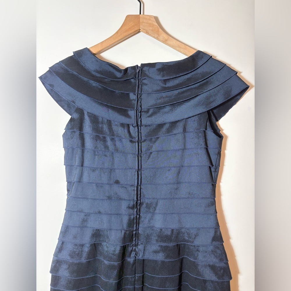 Tadashi Shoji Rosette Shutter Pleat Sheath Dress Sz 6P Navy Blue Formal - Picture 8 of 12